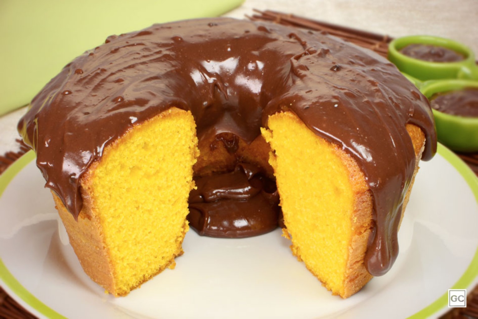 Bolo de Cenoura com Cobertura de Chocolate Quero Bolo